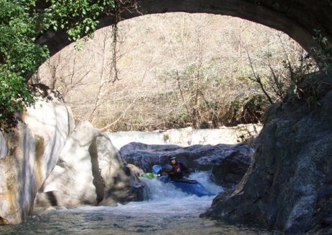 Esse sotto il ponte di pietra
