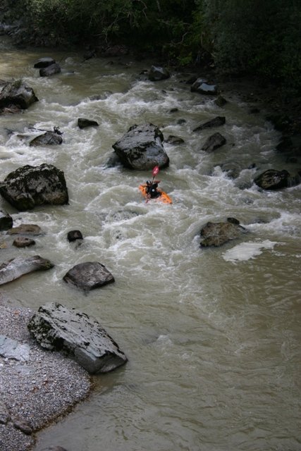 Idrijca in kayak: la prima rapida